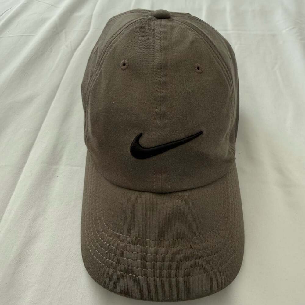 Nike Heritage86 Adjustable Swoosh Logo Baseball Cap - Army Green